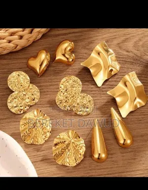 ቀለሙ የማይለቅ ጥራት የለዉ የጆሮ ጌጥ