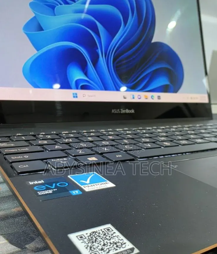 New Laptop Asus Zenbook 14 16GB Intel Core i7 SSD 512GB