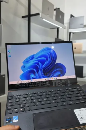 New Laptop Asus Zenbook 14 16GB Intel Core i7 SSD 512GB