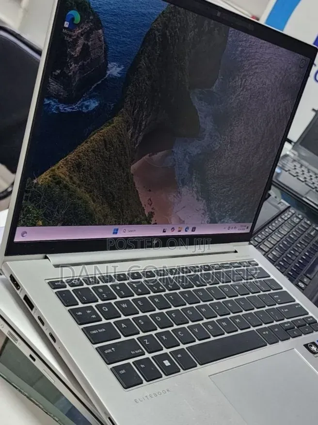 New Laptop HP EliteBook 840 G9 16GB Intel Core i7 SSD 512GB