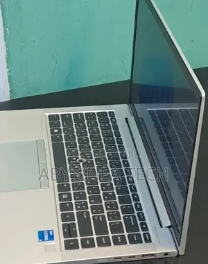 New Laptop HP EliteBook 840 G8 16GB Intel Core i5 SSD 512GB