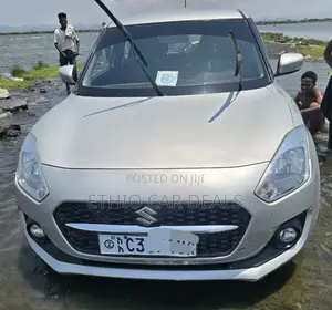 Suzuki Swift 2022 Silver