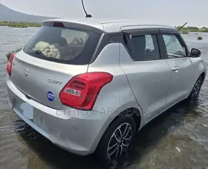 Suzuki Swift 2022 Silver