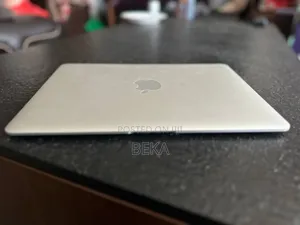 New Laptop Apple MacBook 2017 8GB Intel Core i5 SSD 256GB