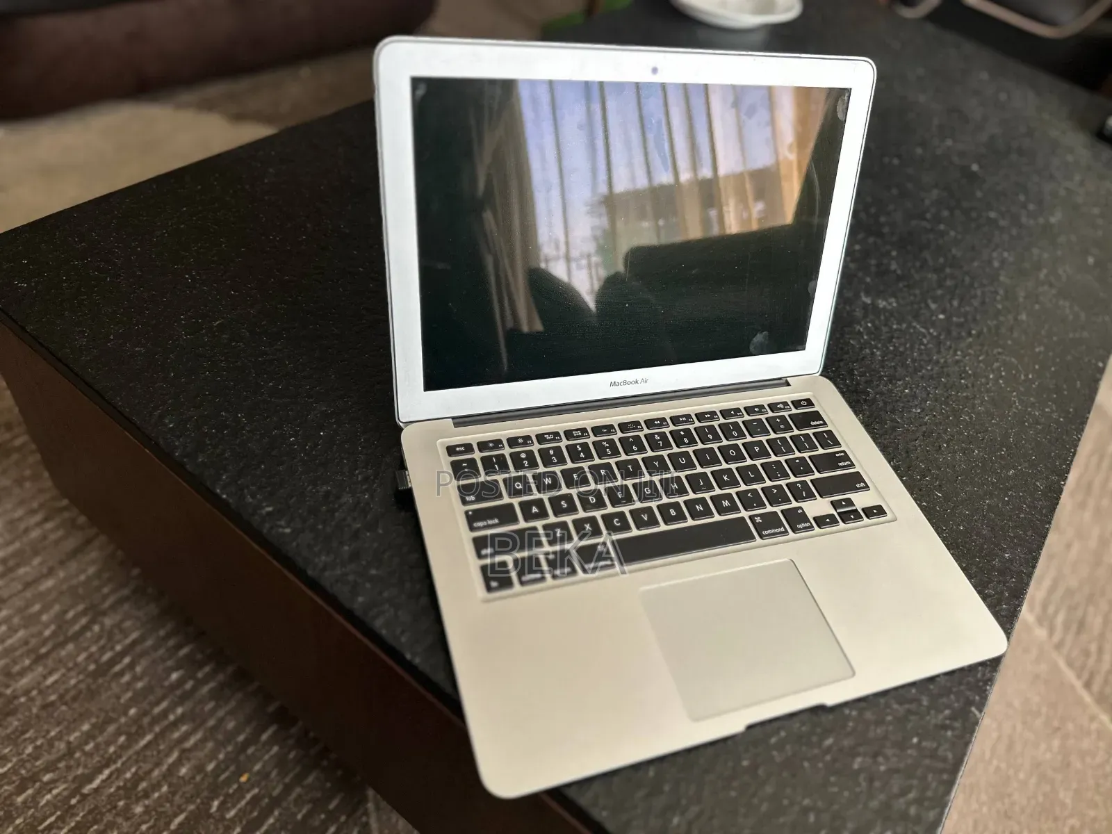 New Laptop Apple MacBook 2017 8GB Intel Core i5 SSD 256GB