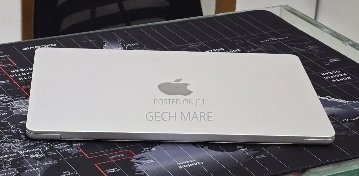 New Laptop Apple MacBook Air 2024 M3 16GB Intel SSD 256GB