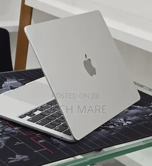 New Laptop Apple MacBook Air 2024 M3 16GB Intel SSD 256GB
