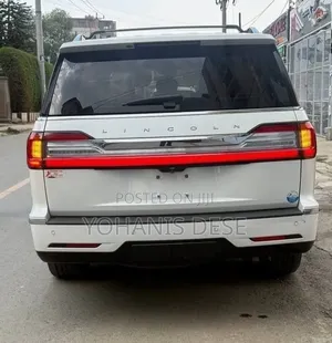 Lincoln Navigator 2021 White