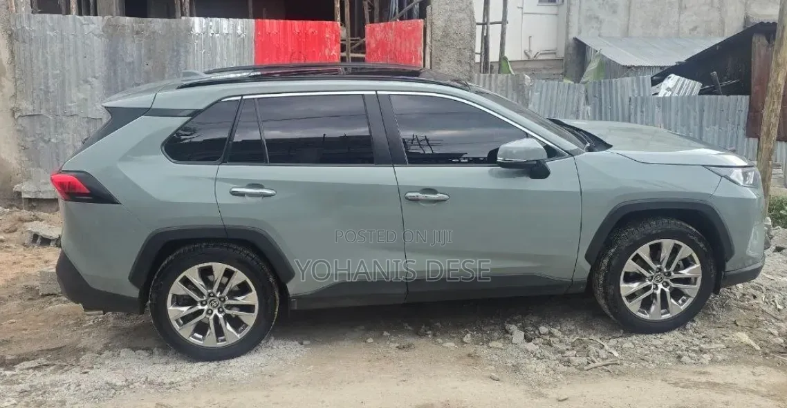 Toyota RAV4 2020 Green
