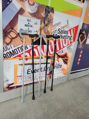 Walking Stick/Moving Cane香fit the User's Hand Shape, Ensuring Safety
