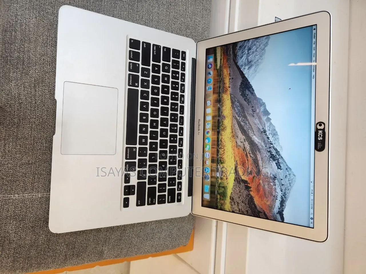 New Laptop Apple MacBook Air 2017 8GB Intel Core i5 SSD 256GB
