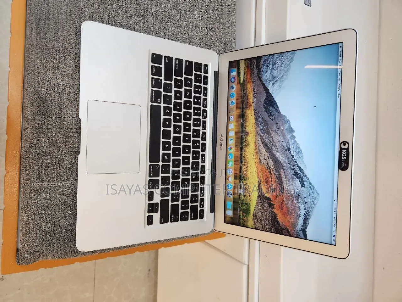 New Laptop Apple MacBook Air 2017 8GB Intel Core i5 SSD 256GB