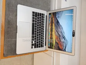 New Laptop Apple MacBook Air 2017 8GB Intel Core i5 SSD 256GB