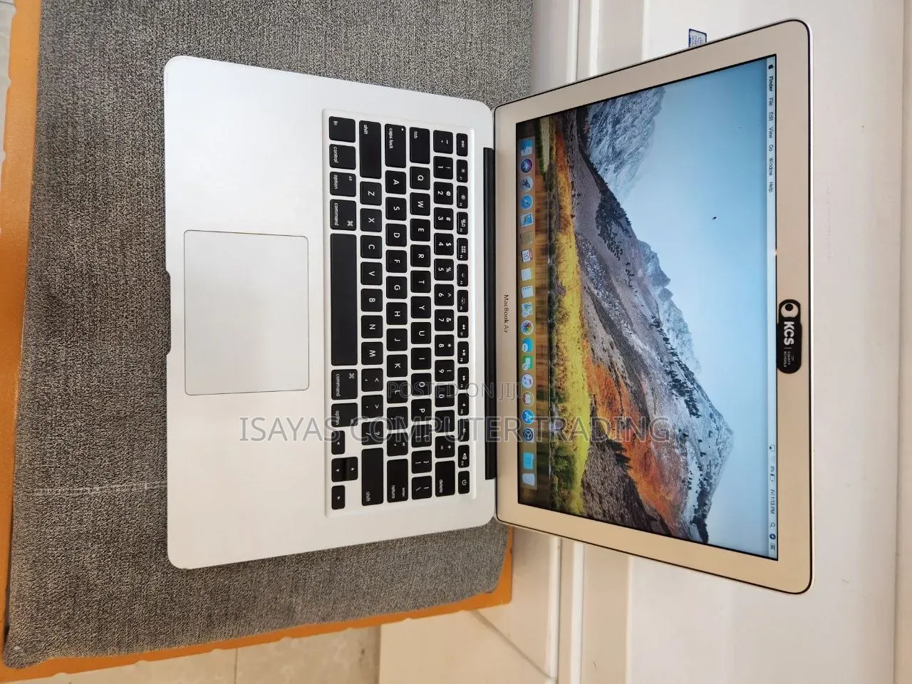 New Laptop Apple MacBook Air 2017 8GB Intel Core i5 SSD 256GB