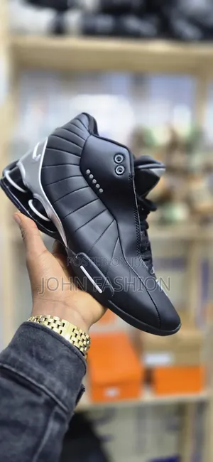 Nike Shock Puts