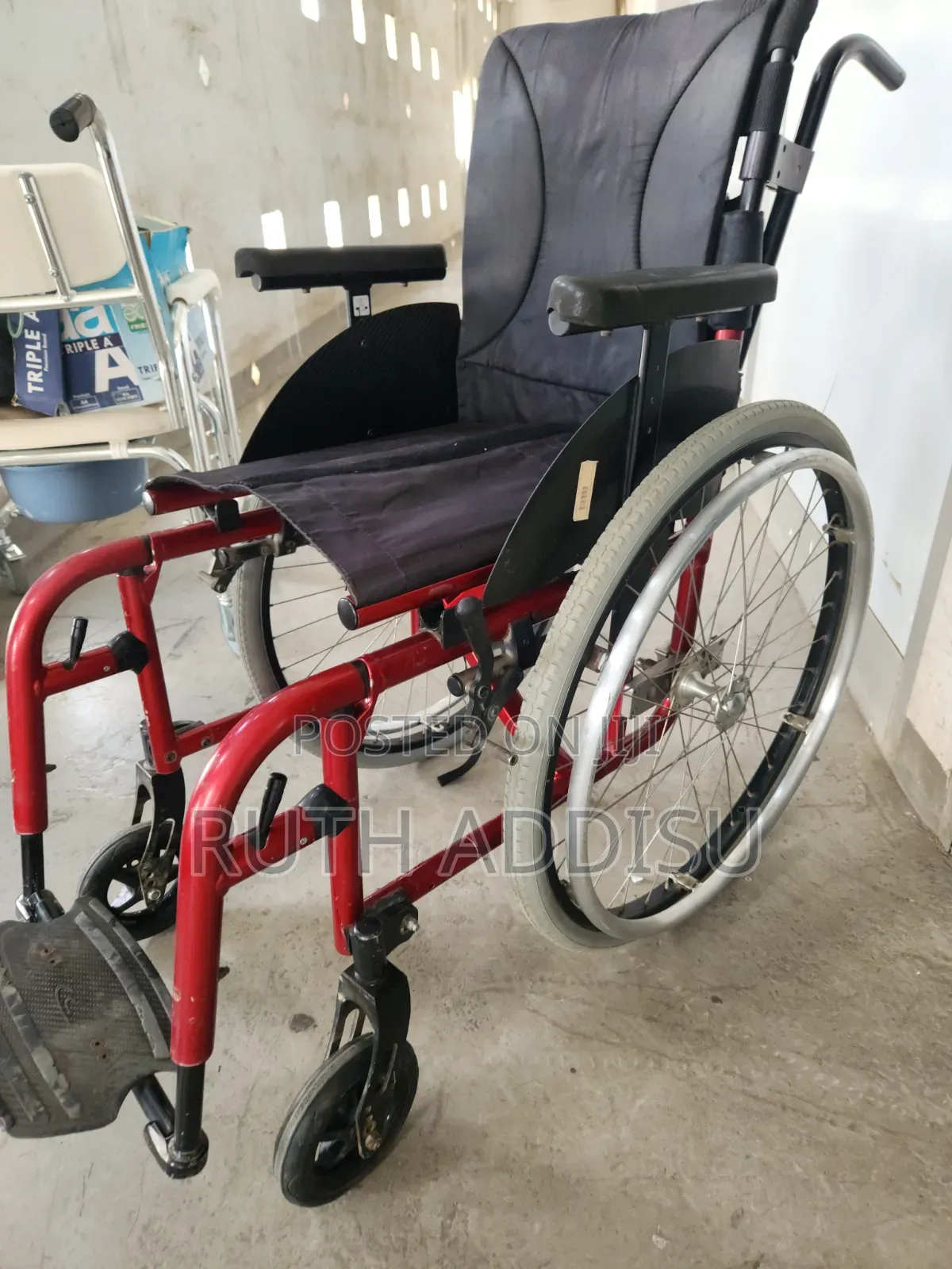 125 16" Seat Ergonomic Wheelchair With FlipBack Armrest and Swing ዊልቸር