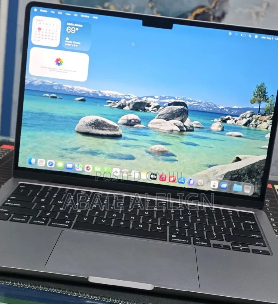 New Laptop Apple MacBook Air 2022 M2 16GB Apple M2 SSD 512GB