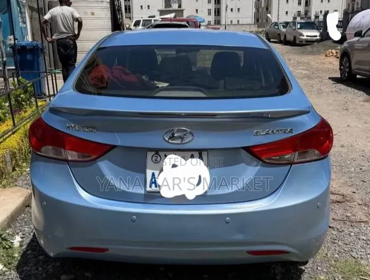 Hyundai Elantra 2014 Silver