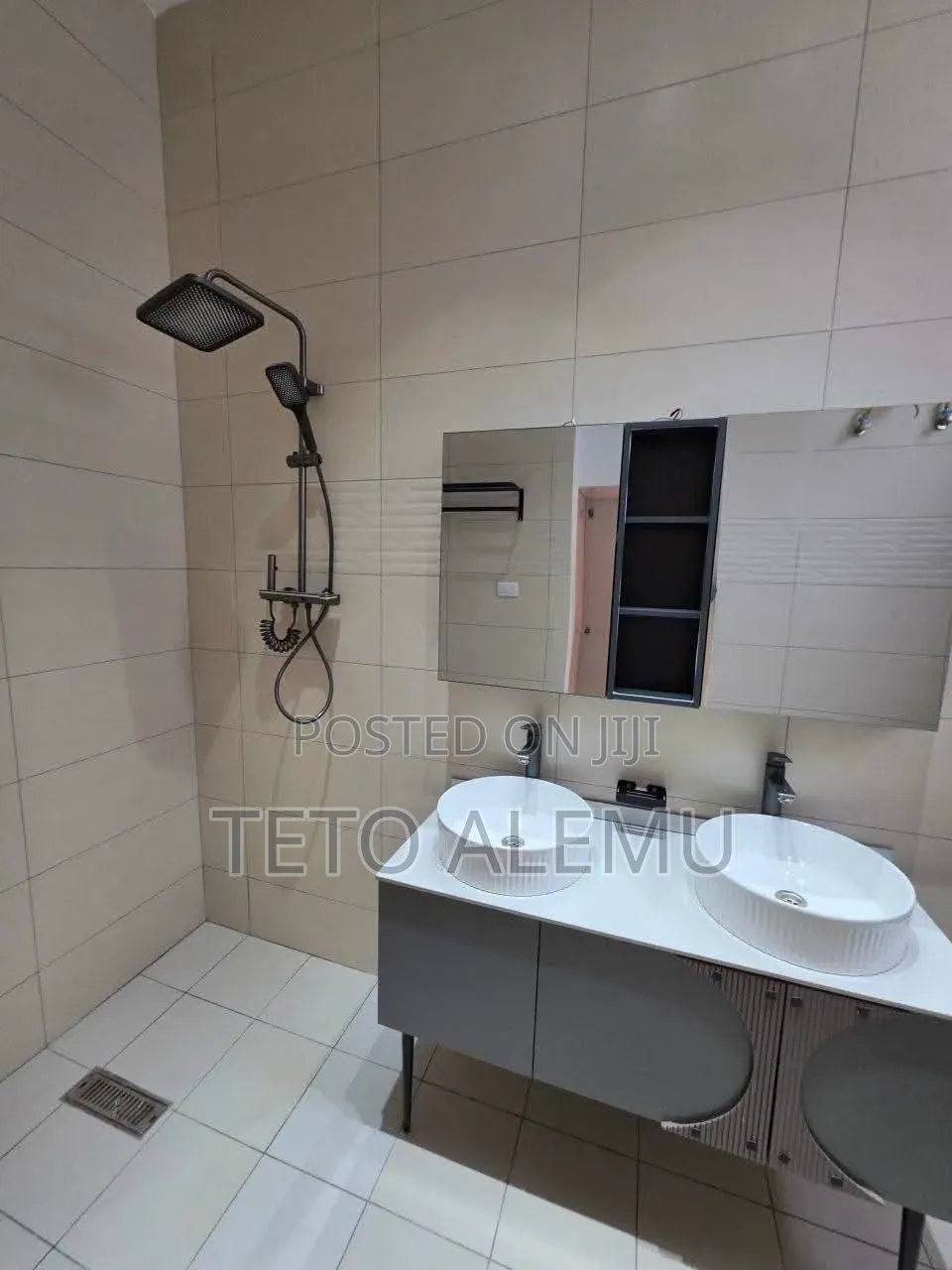 3bdrm Villa in 🏡 Modern Luxury, Yeka for sale