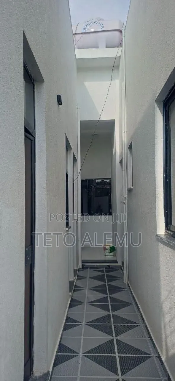 3bdrm Villa in 🏡 Modern Luxury, Yeka for sale