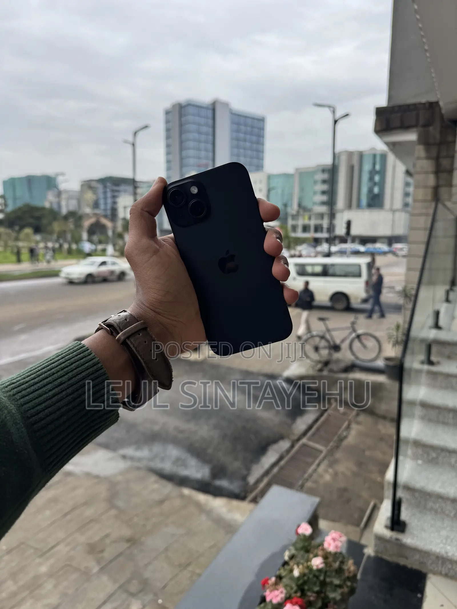 New Apple iPhone 15 128 GB Black