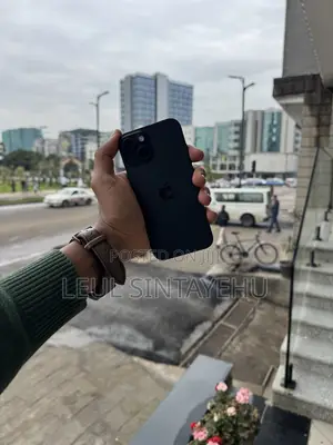 New Apple iPhone 15 128 GB Black
