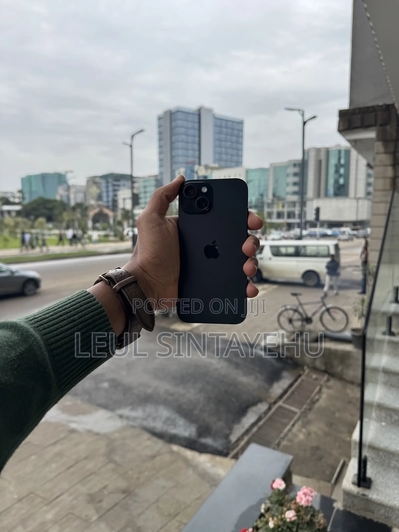 New Apple iPhone 15 128 GB Black