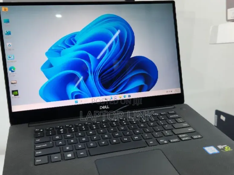 New Laptop Dell XPS 15 16GB Intel Core i7 SSD 512GB