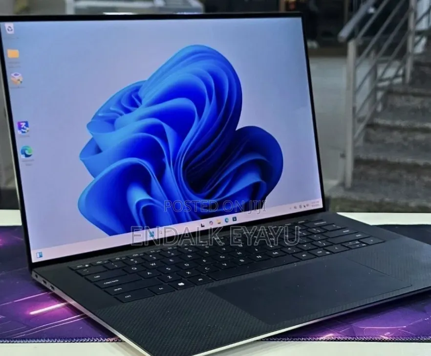New Laptop Dell XPS 15 16GB Intel Core i7 SSD 512GB