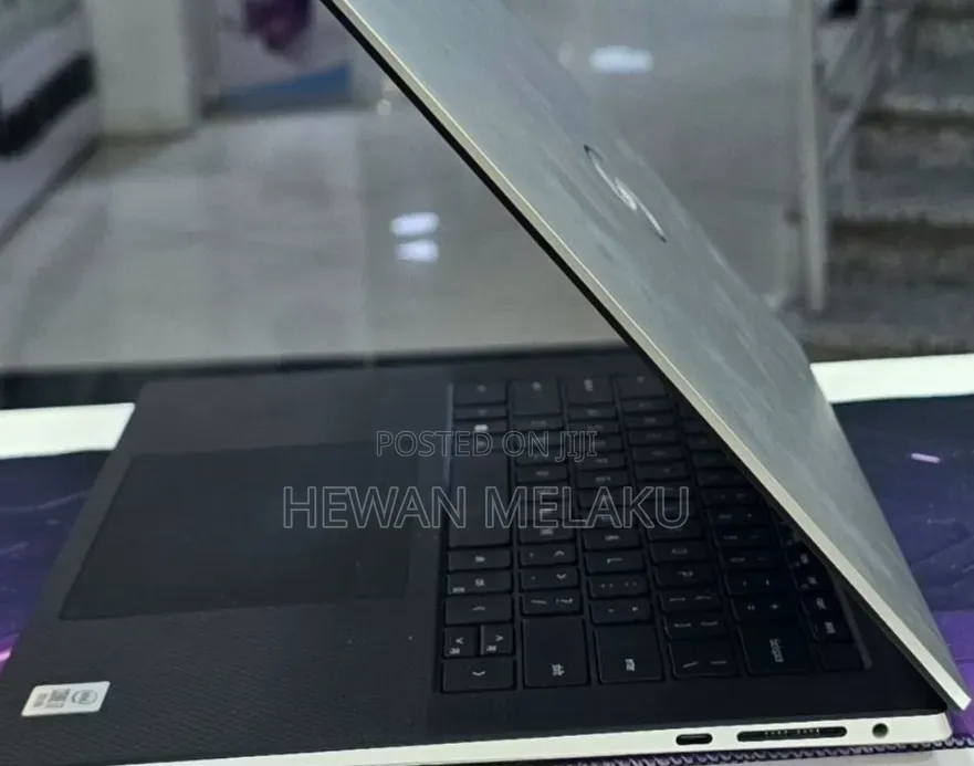 New Laptop Dell XPS 15 16GB Intel Core i7 SSD 512GB