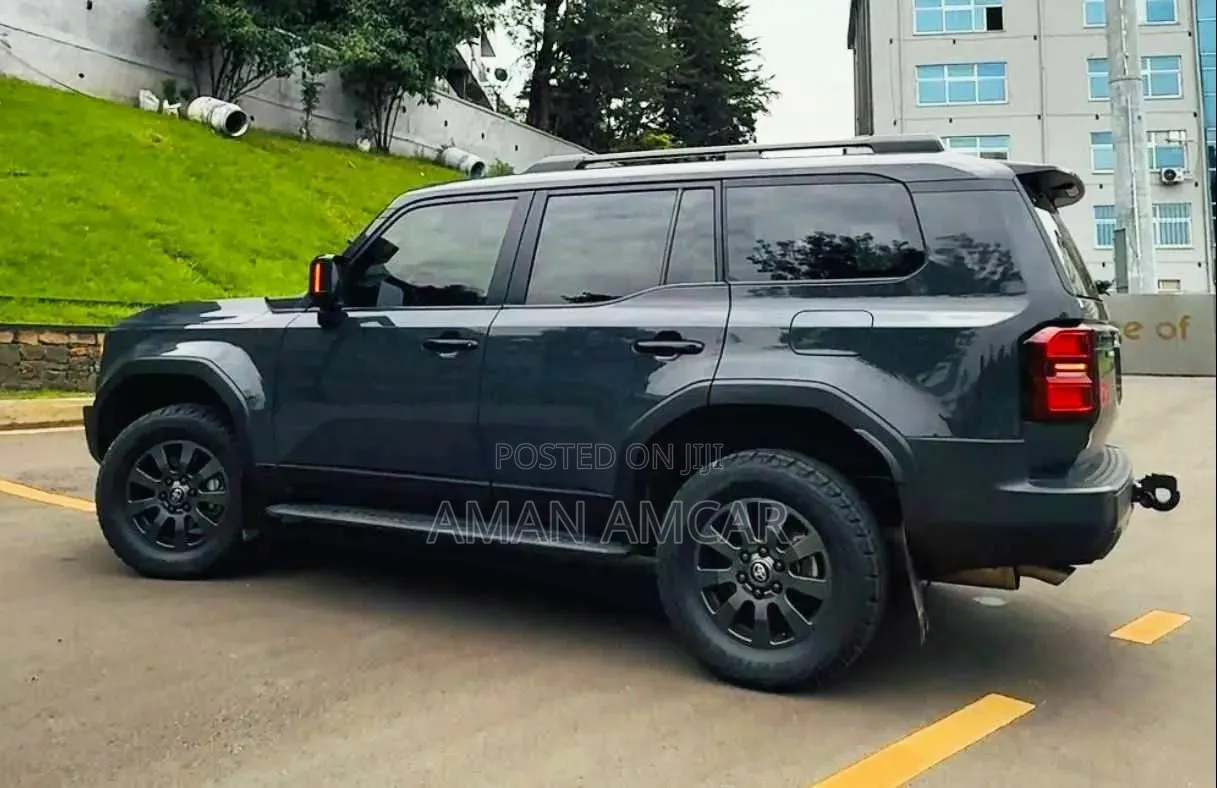 Toyota Land Cruiser Prado 2024 Black
