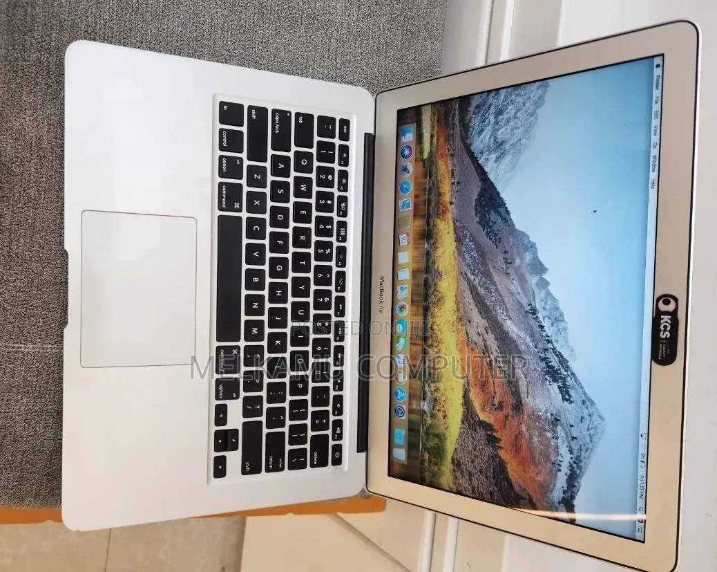 New Laptop Apple MacBook Air 2017 8GB Intel Core i5 SSD 256GB