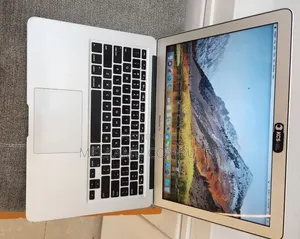 New Laptop Apple MacBook Air 2017 8GB Intel Core i5 SSD 256GB