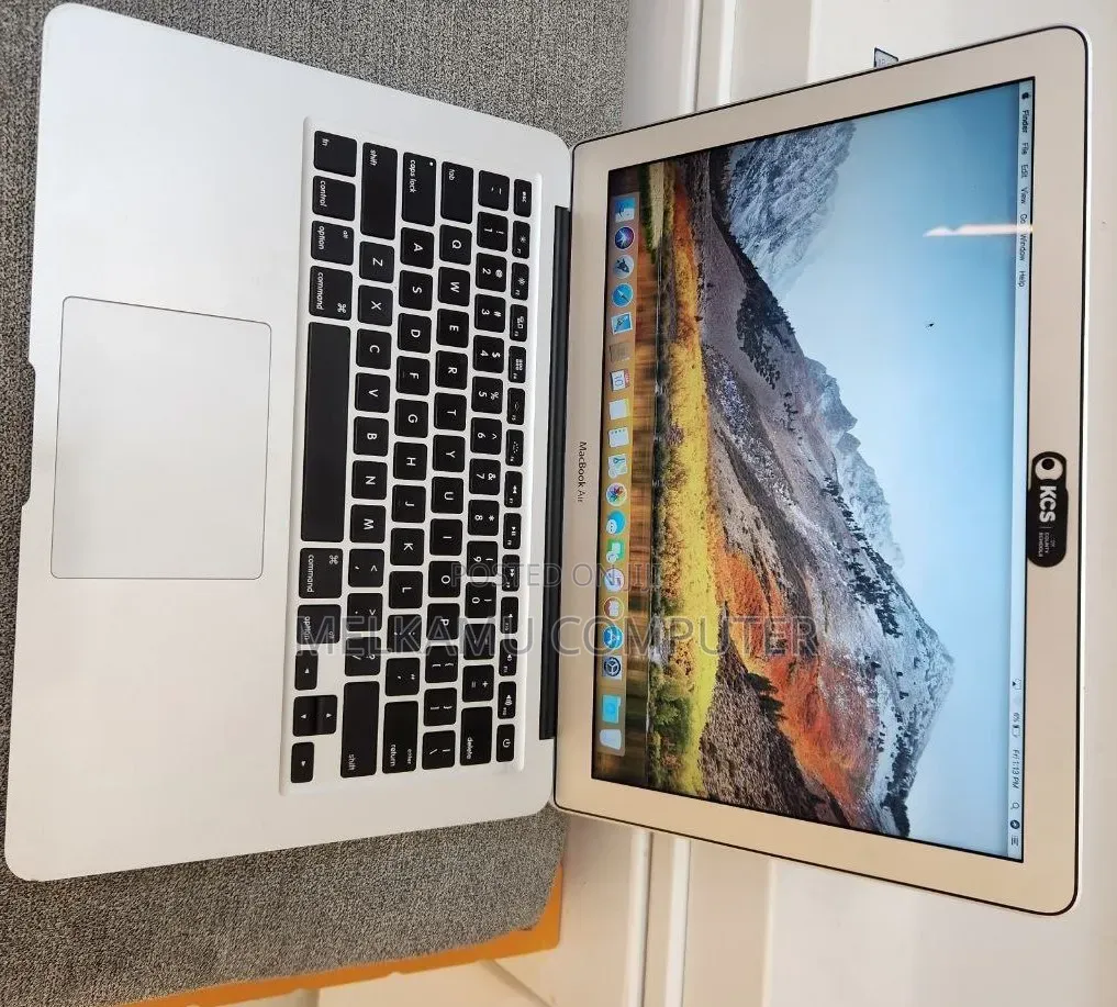 New Laptop Apple MacBook Air 2017 8GB Intel Core i5 SSD 256GB