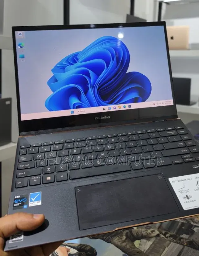 New Laptop Asus Zenbook 13 OLED 16GB Intel Core i7 SSD 512GB