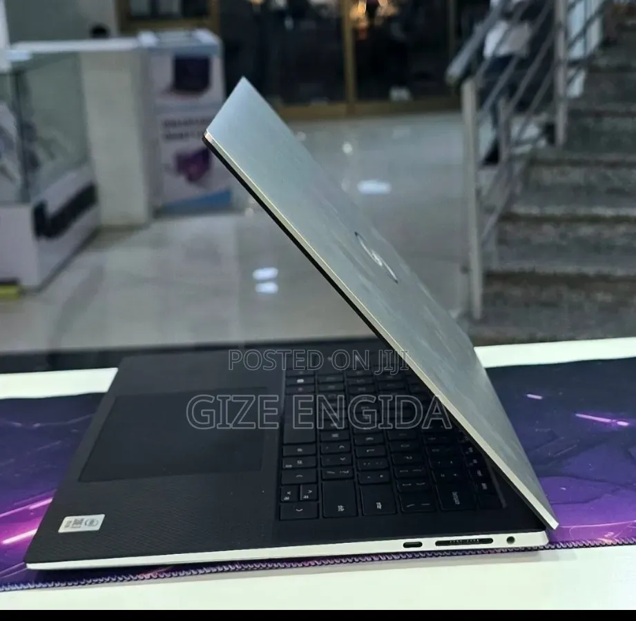 New Laptop Dell XPS 13 16GB Intel Core i7 SSD 512GB