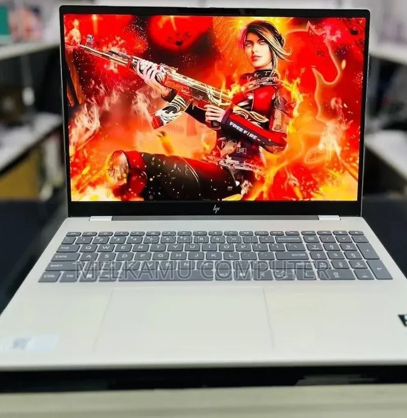 New Laptop HP OmniBook 7 16" 16GB Intel Core 7 SSD 512GB