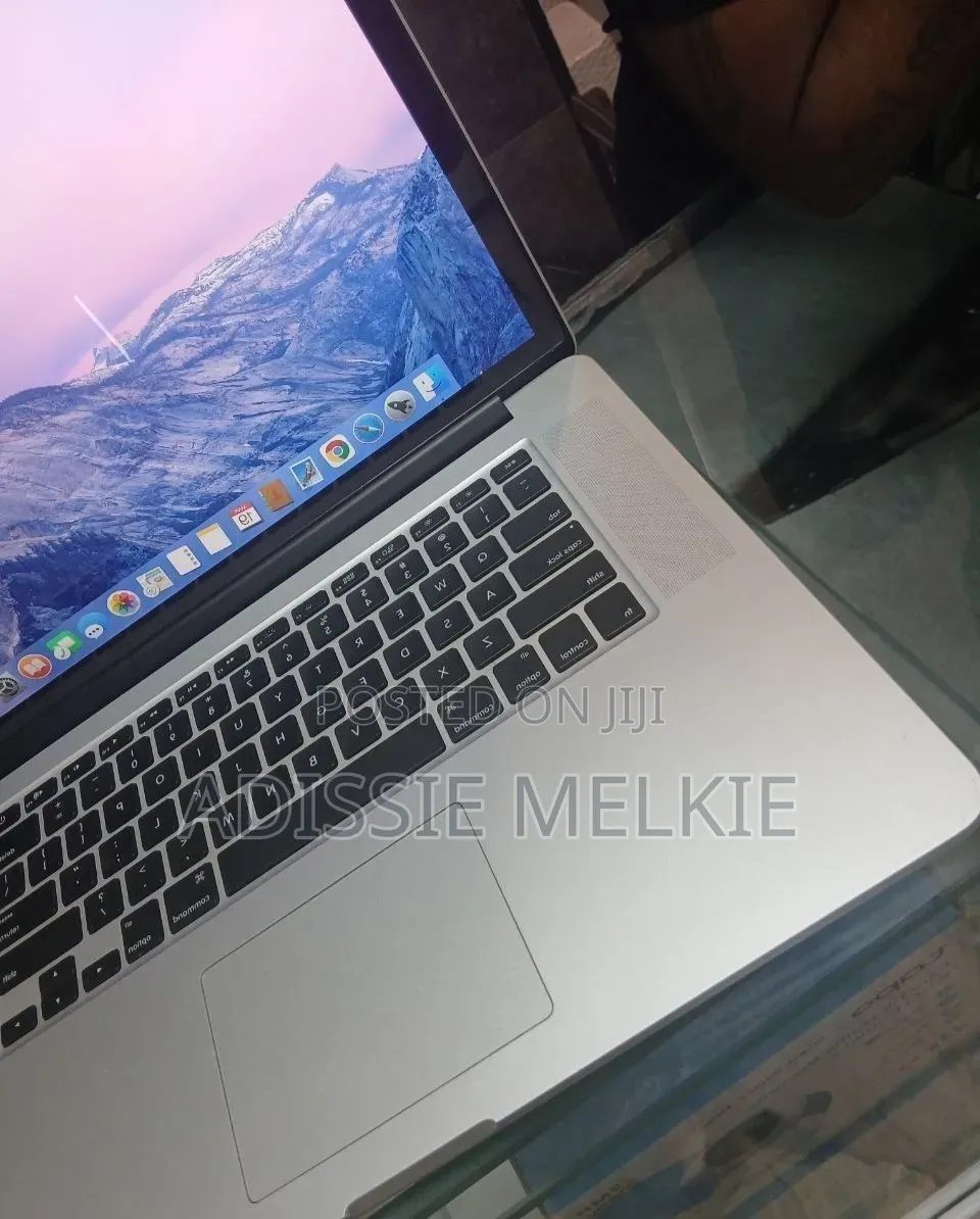 New Laptop Apple MacBook Pro 2015 12GB SSD 128GB