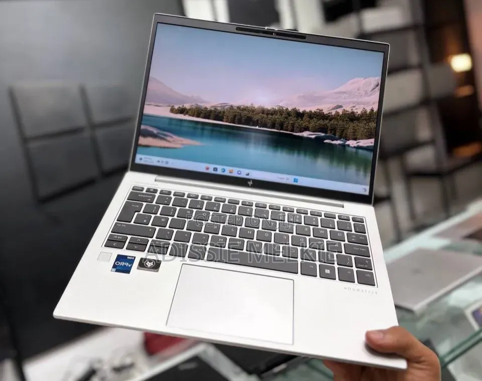 New Laptop HP EliteBook 830 G9 16GB Intel Core i5 SSD 512GB