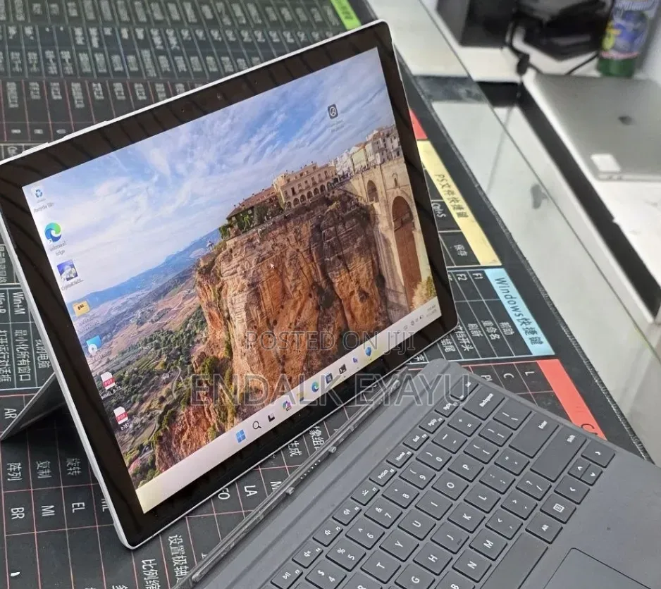 New Laptop Microsoft Surface Pro 7+ 16GB Intel Core i7 SSD 512GB