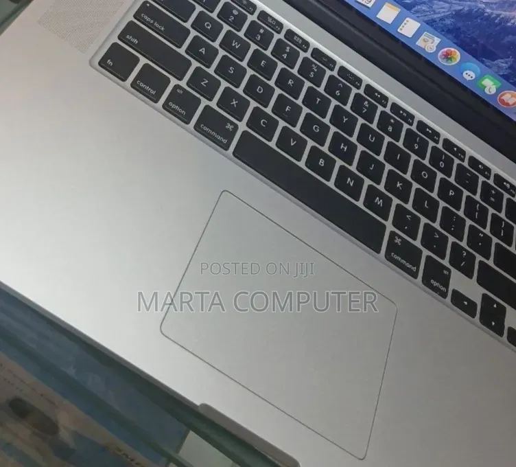 New Laptop Apple MacBook Pro 2015 8GB SSD 128GB
