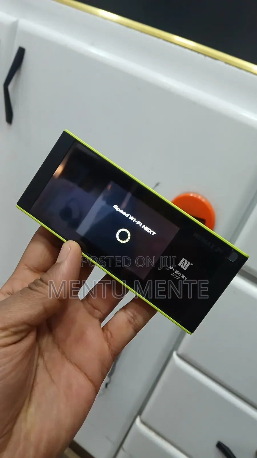 Huawei W05 Touch Screen Portable Wireless Router