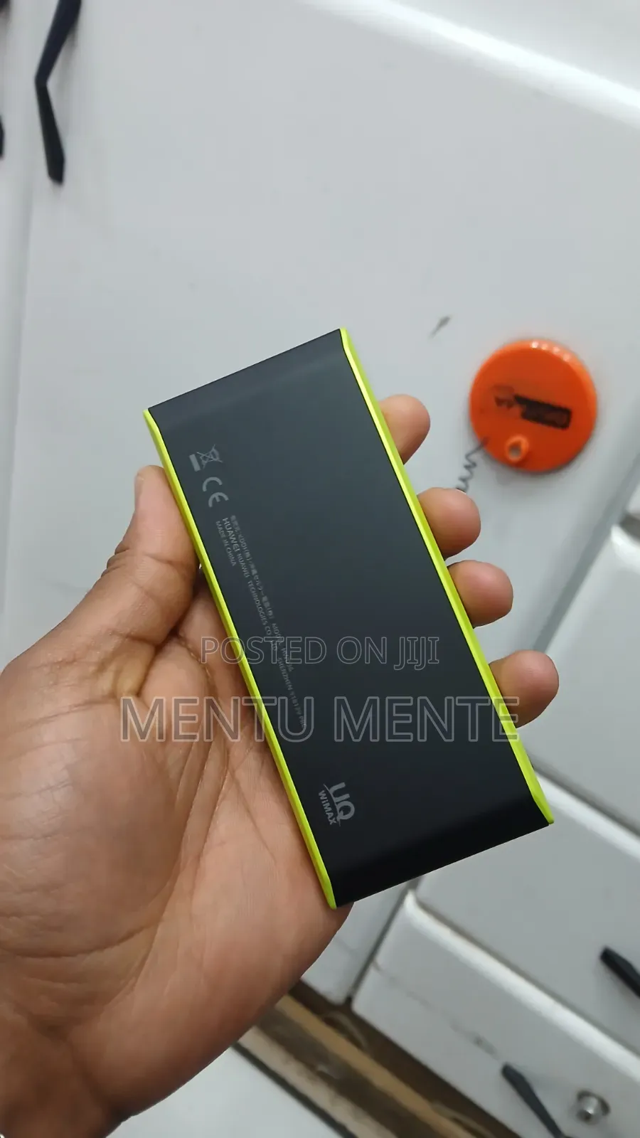 Huawei W05 Touch Screen Portable Wireless Router