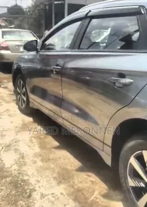 BYD E2 43 kWh 94 hp FWD 2025 Silver