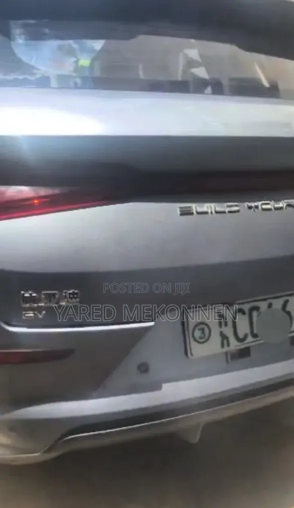 BYD E2 43 kWh 94 hp FWD 2025 Silver