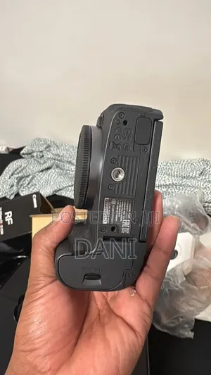 Canon R Camera