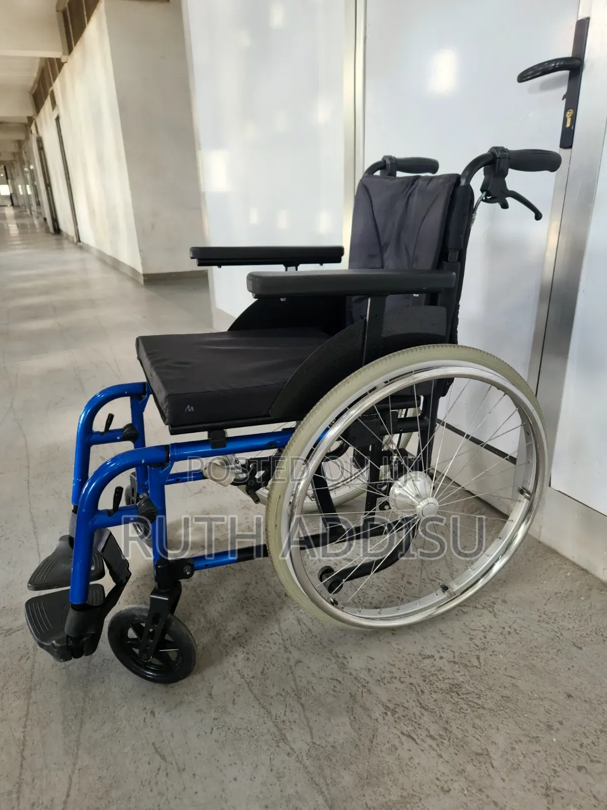 Manual Wheelchair Combines Adjustability, Rigidity and Lightweight
