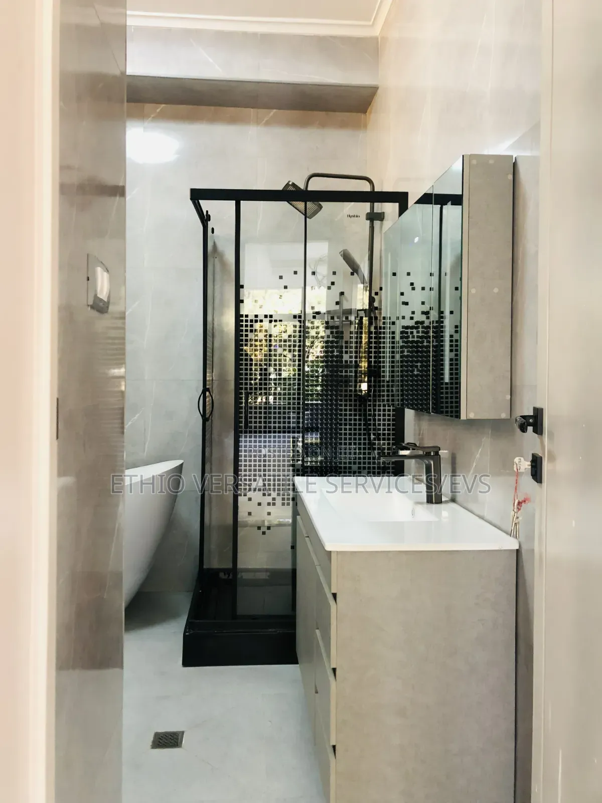 Furnished 5bdrm House in Private, Yeka for sale