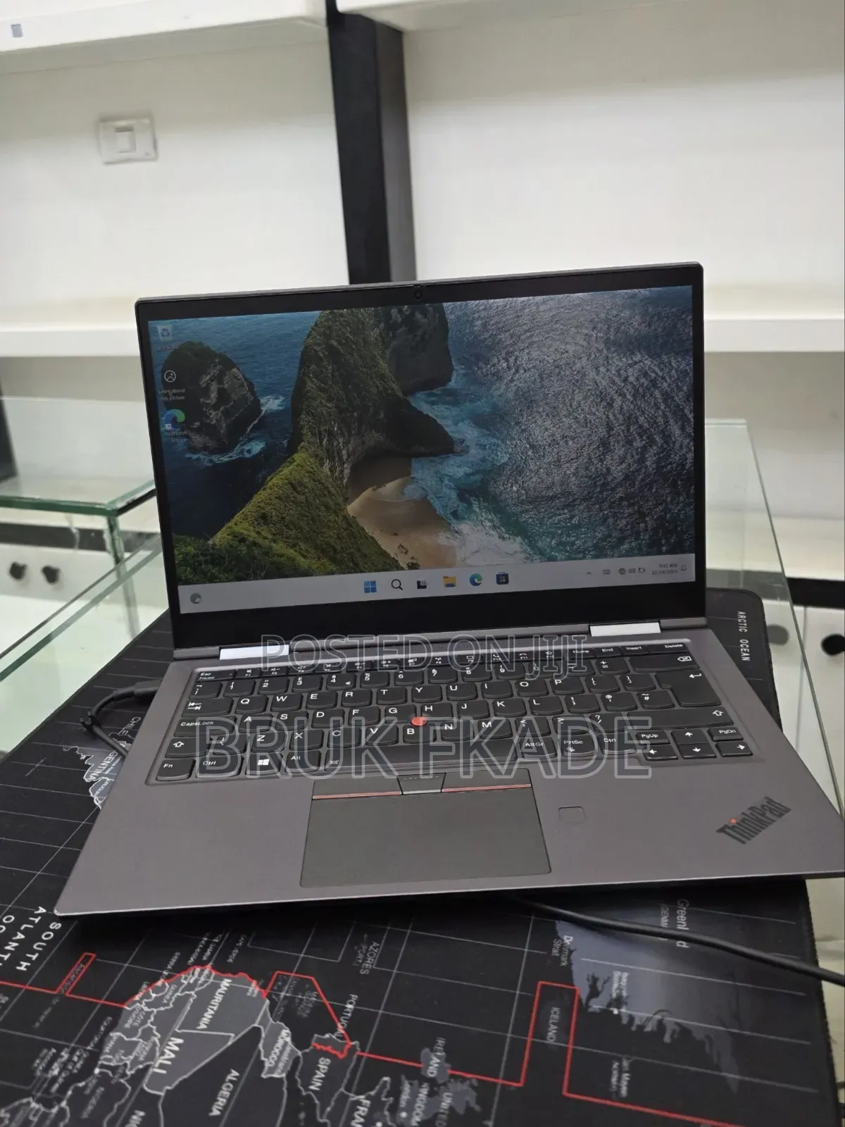 New Laptop Lenovo ThinkPad X1 Yoga 16GB Intel Core i7 SSD 512GB
