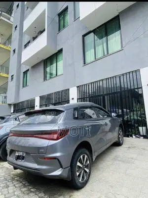 BYD E2 43 kWh 94 hp FWD 2025 Gray